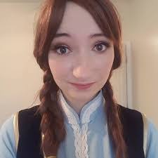 Natalie Orton's Instagram, Twitter & Facebook