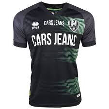 Vitesse is at the fourth spot on the table and is unbeaten for the past six clashes in the campaign with a draw in it. Ado Den Haag Auswartstrikot 2019 20 Www Unisportstore De