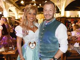 Aber jetzt geht es um die. Streit Eskaliert Willi Herren Entschuldigt Sich Bei Seiner Frau Trend Magazin Herrin Schlagersangerin Herr Frau