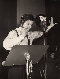 Lottereinigerforever Orson Welles Performing War Of The Worlds Radio Drama Orson Welles War Of The Worlds