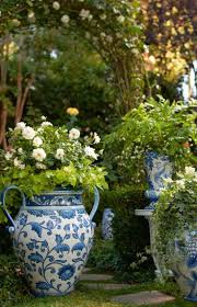 Au Gre Du Vent J Irai La Ou Les Images M Emporteront Avec Images Bacs De Jardin Jardins Blancs Beaux Jardins