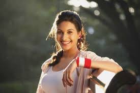 She made her bollywood debut with issaq, opposite prateik babbar. Amyra Dastur Hd Wallpapers Desi Beauty Bollywood Girls Hd Photos