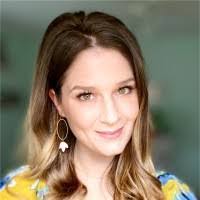 Jennifer Hout's Instagram, Twitter & Facebook