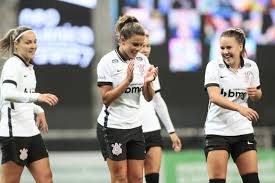 A equipe de futebol feminino do corinthians foi criada em 2016, inicialmente com uma parceria com o grêmio osasco audax. Corinthians Vence Gremio E Vai Enfrentar O Palmeiras Na Semifinal Do Brasileirao Feminino Corinthians Ge