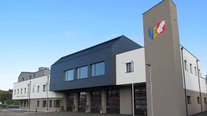 Der boden ist mit einem hochwertigen pvc in laminatoptik ausgestattet, im bad befinden sich helle fliesen. Bischofstettner Florianis Ab Ins Neue Zuhause Non At