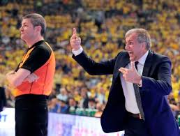 I biancorossi lottano alla pari con i greci, ma l'ultimo. Eurolega Luigi Lamonica Al Tavolo Delle Regole Con Il Gotha Del Basket Europeo Pulire Il Gioco Fair Play Piu Velocita Piu Punti