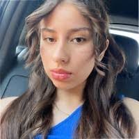 Jennifer Roundy's Instagram, Twitter & Facebook