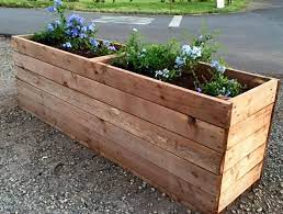 Gaocheng plante soucoupe caddy, de dolly avec rouleau de roue déplacer bac palette à la description cet article est bien fait de matériaux de qualité supérieure pour une utilisation. 1001 Tutoriels Et Idees Pour Fabriquer Une Jardiniere En Palette Jardiniere Palette Jardiniere En Bois Jardin En Hauteur
