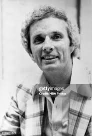 Kyle Macy of the Chicago Bulls dribbles during a game circa 1986 at... News  Photo