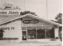 Reid S Tv Radio Shack In 1980 Next To The Old Pizza Hut Now Hacienda Iii Mexican Restaurant On Sr 20 Across From Azalea Palatka Florida Old Florida Palatka