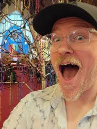 Dennis Muniz's Instagram, Twitter & Facebook