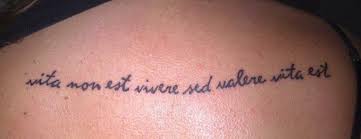 Kurze Satze In Latein Und Griechisch Fur Originale Tattoo Designs Zitat Tattoo Lateinisches Tattoo Super Zitate