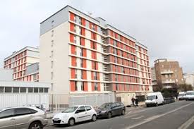 Les Residents Du Foyer Coallia Manifestent Contre Le Tresor Public D Ivry 94 Citoyens