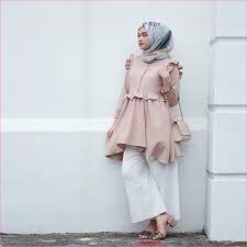 Nah, kamu juga bisa kok mencari ide outfit buat lebaran biar tampilan makin oke. Pin Di Outfit Baju Hijab Casual Untuk Perempuan Gemuk Ala Selebgram 2018