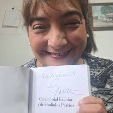 Cuando amas de verdad lo que haces te rodeas de la gente perfecta para  enseñarte más. Descubrí el arte del Ceremonial y el Protocolo hace 12 años,  entré a un mundo donde