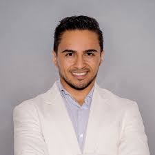 Danielle Mcneely's Instagram, Twitter & Facebook