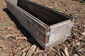 May 26, 2021 · the lipscomb is a metal planter box with a simple and versatile design. Diy Rustic Wood Planter Box Make Life Lovely