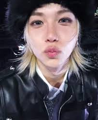 I just bought one huge binder so I no need to have a bunch of them 😭 I'm  running out of space cause of all skz merch and pcs I have