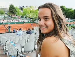 Le Telegramme Tennis Clara Burel Le Reve Commence