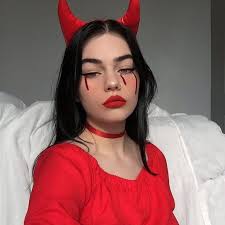 Halloween Costumes Women Homemade Ideas Avec Images Maquillage Diablesse Maquillage Effrayant Halloween Maquillage Effrayant