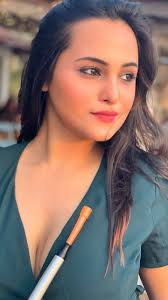 Aliya Naaz | Web Stories | Manorama Online