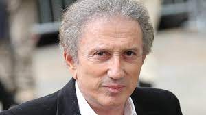 He has been on screen for so long and so permanently, that he once said that. Michel Drucker Cette Humiliation Traumatisante Qu Il A Vecue A L Hopital Femme Actuelle Le Mag