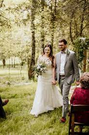 Columbia Tennessee The Blue Barn And Garden Wedding Venue Chattanooga Tennessee Ph Chattanooga Wedding Venues Bride And Groom Pictures Garden Wedding Venue