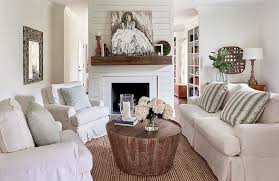 How To Make Small Spaces Feel Luxurious Cottage Style Decorating Renovating And Entertaining Id Small Cottage Interiors Small Family Room Family Room Design