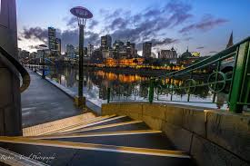 The spot is an arts precinct and southgate is full of cafes, restaurants and shops. Southbank Promenade Southgate Melbourne Australia