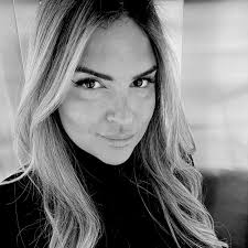 Mary Sharon's Instagram, Twitter & Facebook