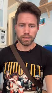 Full confession I'm obsessed with the beans. I deserved to get popped for  saying otherwise. @kittenrescuela #polidactyl #cats #toebeans