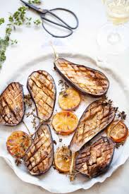 Aubergine,poivron rouge,miel,tomate en conserve et leur jus,mozzarella,gruyère râpé,poivre,sel,basilic,huile (d'olive de préférence). Aubergines Confites Au Citron La Recette Ultra Simple