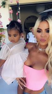 Shop burberry, dolce gabbana, fendi khloé kardashian spends thanksgiving with tristan thompson after 'humiliating' cheating scandal. Khloe Kardashian Y True Thompson Kardashian Khloe Kardashian Outfits Khloe Kardashian Khloe Kardashian Show