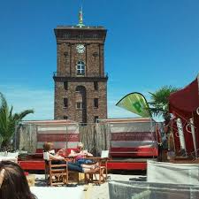 Deine rooftop summerlounge über den dächern der stadt. P10 Parkdeckzehn Jetzt Geschlossen Strandbar In Innenstadt West