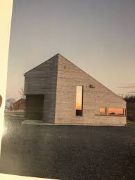 Det består af træ fra bæredygtig skovdrift og har en god holdbarhed, idet den unikke. Kledning Fra Thermowood Gran Moelven Moderne Saltak Arkitektur Skandinavisk Kledning Saltak
