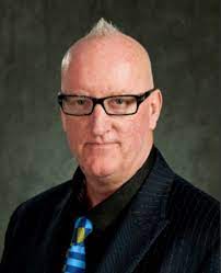 Marek is the west slavic (czech, polish and slovak) masculine equivalent of marcus, marc or mark. Dave Marek