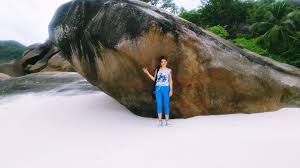 Air seychelles is the country's flag carrier and flies from cape town, abu dhabi, mumbai, hong kong, paris, dar es salaam, johannesburg, mauritius and antananarivo. Seychely Tak Trochu Jinak Jak Se Bydli U Mistnich Sikovne Cestuje Po Ostrovech Mahe A Praslin Pelipecky