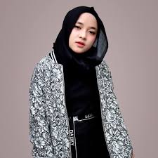 Khairun nissa nama populer : Nissa Sabyan Home Facebook