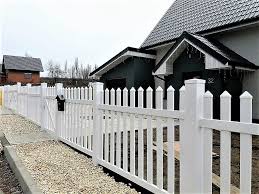 Ein Kunststoffzaun Is Dekorativ Nie Wieder Pflege Wartung Und Streichen Ersetzen Sie Ihren Alten Zaun Dauerhaft Kunststoff Kunststoffzaune Alte Zaune Zaun