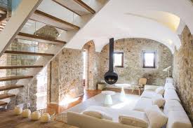 Una Casa Rurale Recuperata In Costa Brava Coffee Break The Italian Way Of Design House Case Rurali Casa Di Pietra