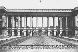 Przed ii wojną światową pałac saski był siedzibą sztabu generalnego wojska polskiego. Plac Pilsudskiego Palac Saski Z Grobem Nieznanego Zolnierza Warsaw Old Photos Poland