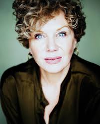 Anna Holmes (@anna_holmes_official) • Instagram photos and videos