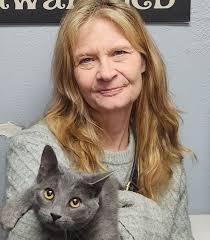 Linda came all the way from Iowa City to adopt sweet and handsome GRADY BLUE !!!❤️😻❤️