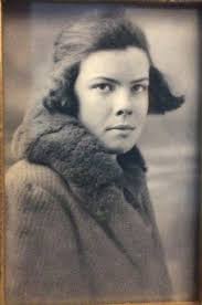 Dating a photo from mid-1920s, boy's age?