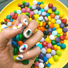 あさぎーにょさんはinstagramを利用しています おまたせしました左手のネイルです かわいい 自画自賛 すきー 大絶賛 普段の自分の服の色のトーンなど 把握しておくとポップな色にしても 服の合わせに困らないよ あたしは断然くすみ