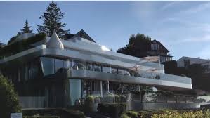 In 2015, roger federer relocated from wollerau in the canton of schwyz to the grisons town of valbella. Tako Izgleda Spektakularni Vecmilijonski Stekleni Dvorec Rogerja Federerja Zurnal24