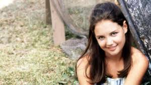 During the run of dawson's creek, katie holmes starred in crime comedy go (1999) and indie film pieces of april (2003). Wissen Sie Noch Wie Katie Holmes Zum Karrierestart Aussah