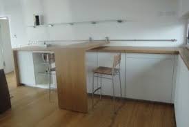 Bar Mit Verschiebbarer Theke Elegante Klare Linien Kuche Mit Theke Kuche Theken