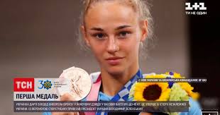 Jun 15, 2021 · будучи обладательницей национальных рекордов в беге на 1500 и 5000, эта спортсменка имела все шансы проявить себя на летних олимпийских играх в токио, однако недавно в её анализах обнаружились анаболические стероиды . Video Novosti Mira Pervaya Medal Ukrainy Na Olimpijskih Igrah Darya Biloded Zavoevala Bronzu Stranica Video