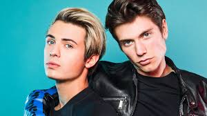 C dm non conta neanche il traffico che c'è. Benji E Fede Eta Il Vero Nome Il Nuovo Album E Altre Cose Che Non Sapete